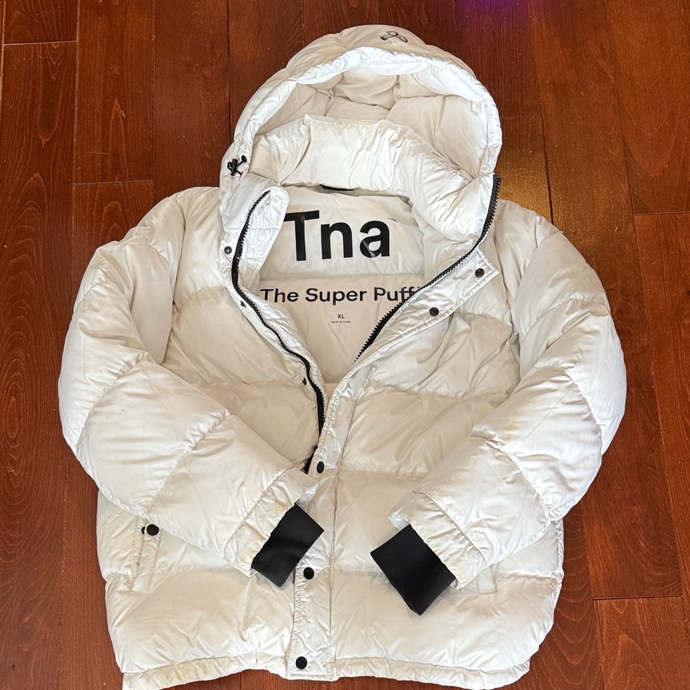 Aritzia TNA Super Puff Jacket in White with Black Details